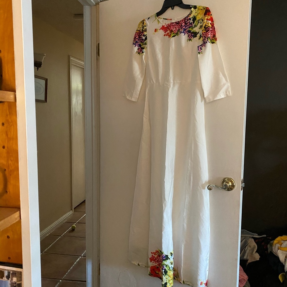 Women’s dress size 6